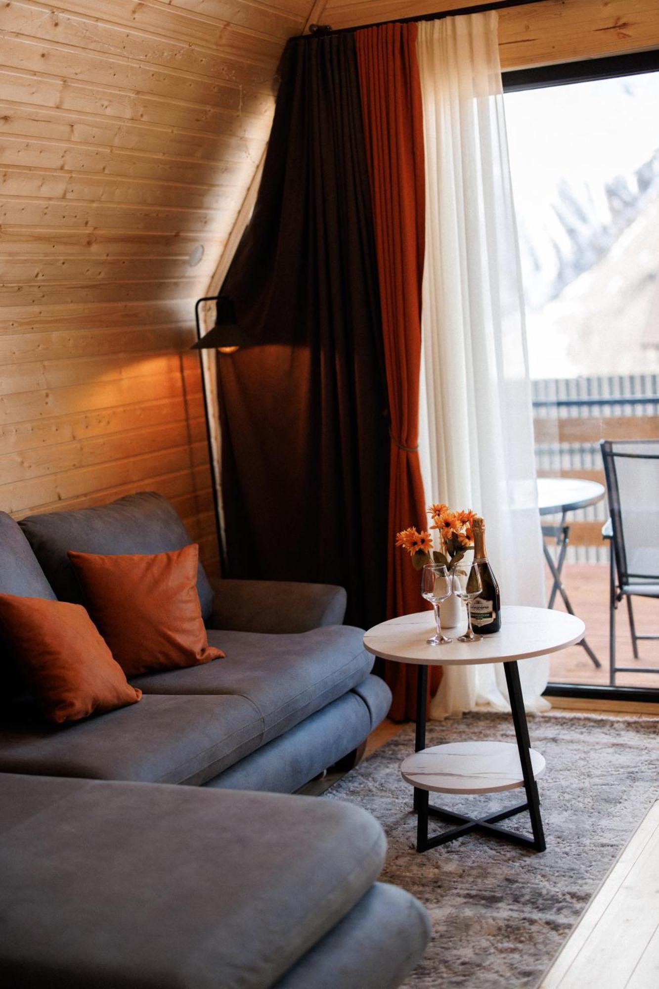 Smart Via Kazbegi Villa Екстериор снимка