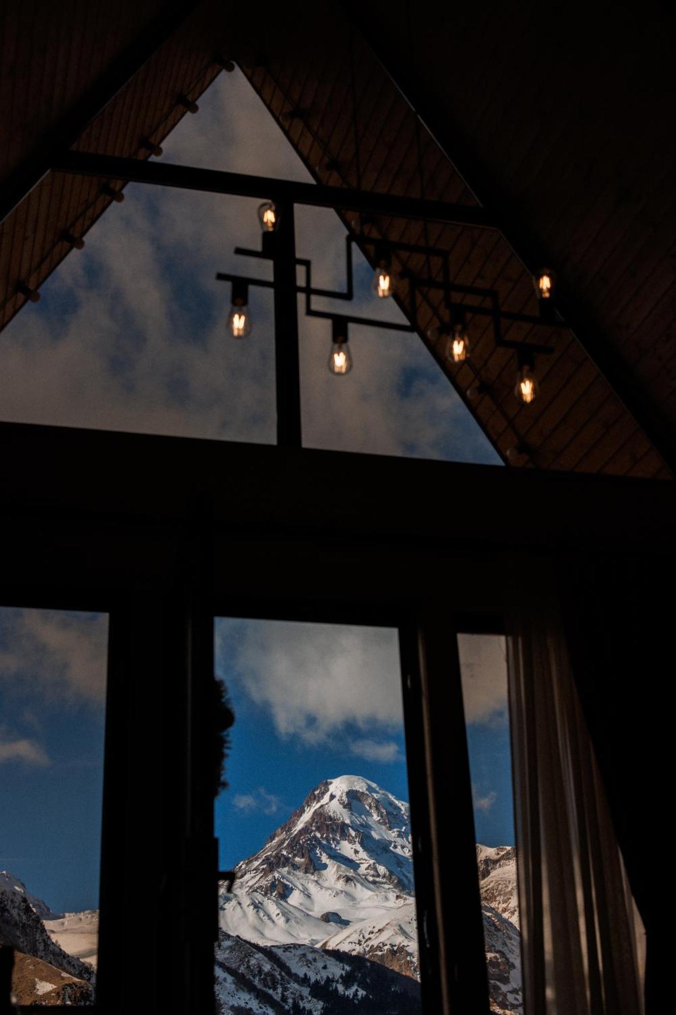 Smart Via Kazbegi Villa Екстериор снимка